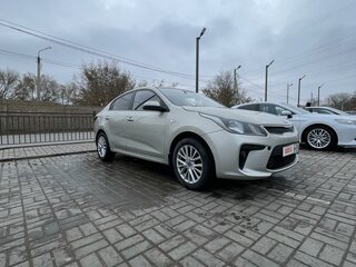 2018 Kia Rio IV, бежевый, 1250000 рублей, вид 4