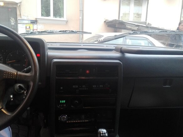 1993 Nissan Patrol IV (Y60), серый - вид 6