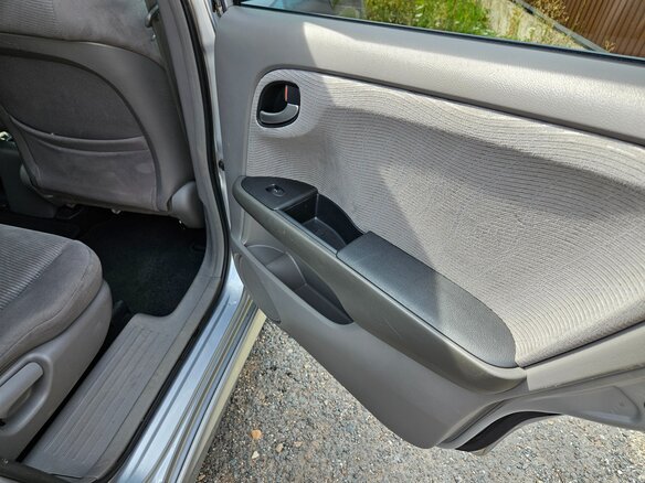 2010 Honda Stream II Рестайлинг, серый, 1200000 рублей - вид 12