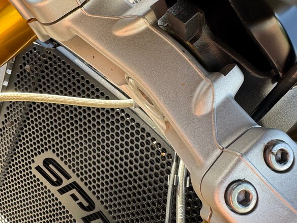 2022 Triumph Speed Triple, серый, 2000000 рублей - вид 11