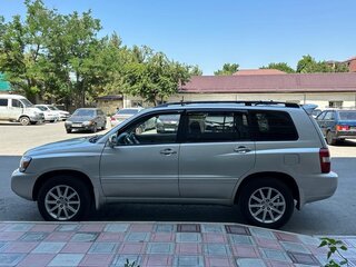2005 Toyota Highlander I (XU20) Рестайлинг, серебристый, 1400000 рублей, вид 4