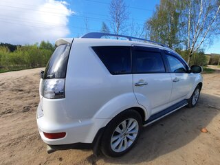 2010 Mitsubishi Outlander II Рестайлинг, белый, 1490000 рублей, вид 4