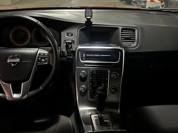 2011 Volvo S60 II, красный, 930000 рублей - вид 9