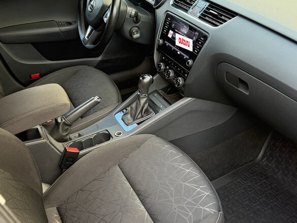 2018 Skoda Octavia III (A7) Рестайлинг, синий, 1549500 рублей - вид 8