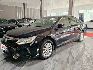 2015 Toyota Camry VII (XV50) Рестайлинг, чёрный, 1483008 рублей, вид 1