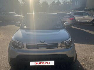 2018 Kia Soul II Рестайлинг, серебристый, 1300000 рублей, вид 3