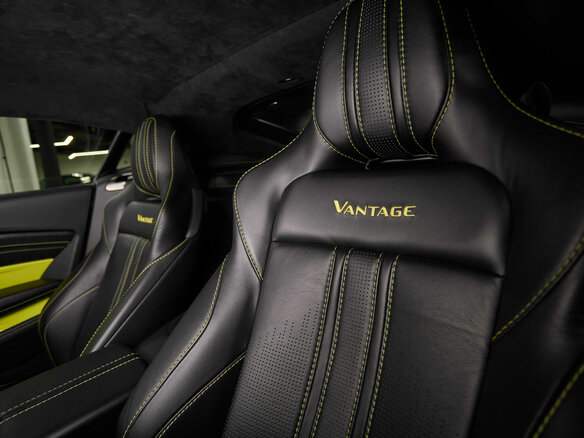 2018 Aston Martin V8 Vantage IV, зелёный - вид 26