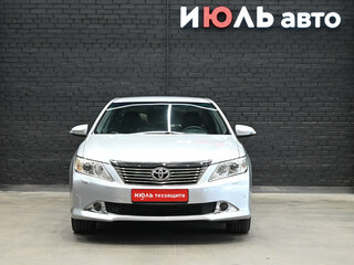 2012 Toyota Camry VII (XV50), серебристый, 1600000 рублей, вид 2