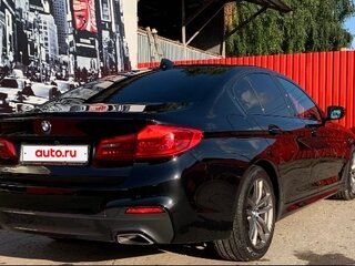 2019 BMW 5 серии 520i VII (G30/G31/G38), чёрный, 3800000 рублей, вид 4