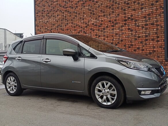 2016 Nissan Note e-Power II Рестайлинг, серый, 1250000 рублей - вид 2