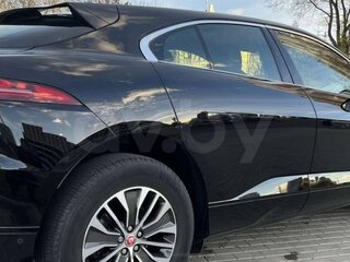 2018 Jaguar I-Pace I, чёрный, 2850000 рублей, вид 4