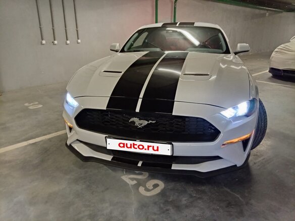 2022 Ford Mustang VI Рестайлинг, белый, 3795000 рублей - вид 1