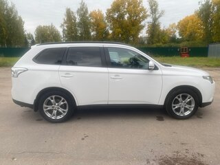 2014 Mitsubishi Outlander III, белый, 1249000 рублей, вид 3