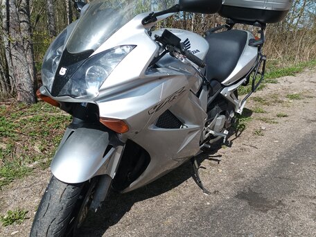 2003 Honda VFR 800, серебристый, 440000 рублей, вид 1