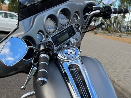 2008 Harley-Davidson Street Glide, серый, 790000 рублей, вид 3