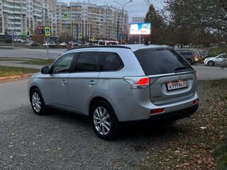 2014 Mitsubishi Outlander III, серебристый, 1530000 рублей, вид 3