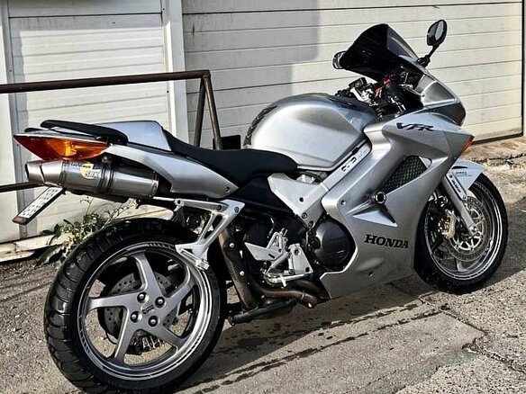 2005 Honda VFR 800, серебристый, 520000 рублей - вид 15