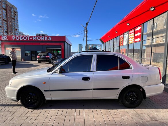 2010 Hyundai Accent ТагАЗ II, серебристый, 575000 рублей - вид 4