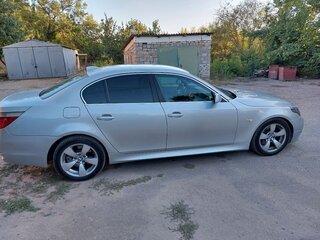 2004 BMW 5 серии 520i V (E60/E61), серебристый, 1500000 рублей, вид 2