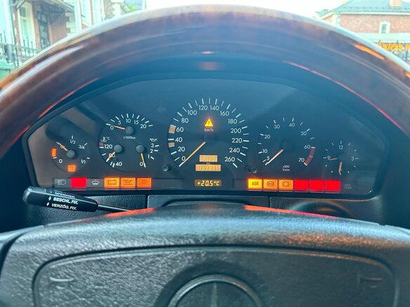 1995 Mercedes-Benz S-Класс 600 Long III (W140) Рестайлинг, белый, 5500000 рублей - вид 17