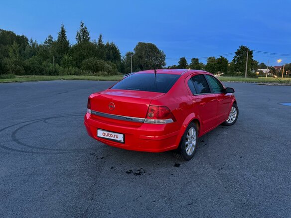 2008 Opel Astra H Рестайлинг, красный, 485000 рублей - вид 3