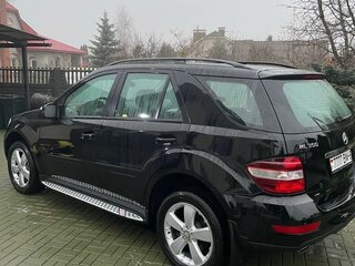 2009 Mercedes-Benz M-Класс 350 II (W164) Рестайлинг, чёрный, 4245240 рублей, вид 4