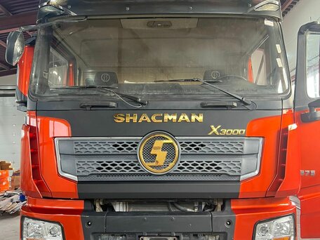 2021 Shacman (Shaanxi) SX3318, красный, 5500000 рублей, вид 2