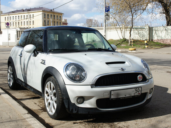 2010 Mini Hatch Cooper S II (R56) Рестайлинг, серебристый