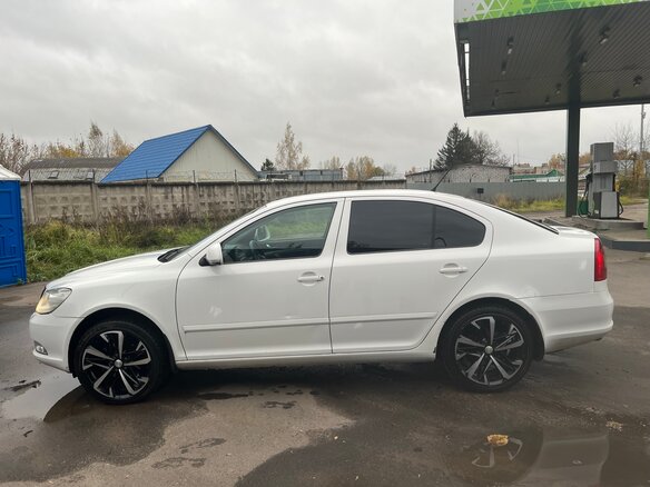 2012 Skoda Octavia II (A5) Рестайлинг, белый, 1050000 рублей - вид 12