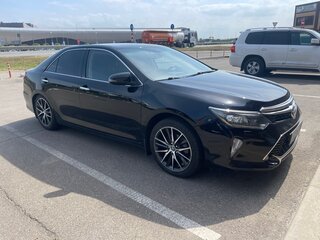 2016 Toyota Camry VII (XV50) Рестайлинг, чёрный, 2250000 рублей, вид 2