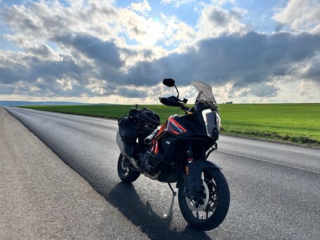 2021 KTM 1290 Super Adventure S, оранжевый, 1700000 рублей, вид 3
