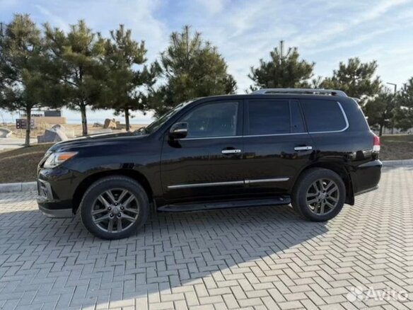 2014 Lexus LX 570 III Рестайлинг, чёрный, 4290000 рублей - вид 6