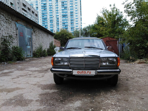 1982 Mercedes-Benz W123 230, серебристый - вид 26