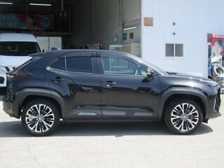 2023 Toyota Yaris Cross I, чёрный, 1690000 рублей, вид 3