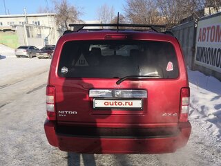 2007 Dodge Nitro, красный, 1000000 рублей, вид 5