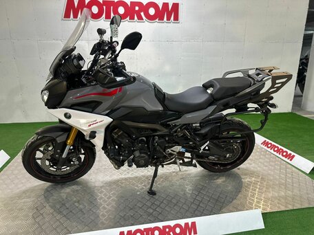 2018 Yamaha MT-09 Tracer (FJ-09), серый, 755000 рублей, вид 1