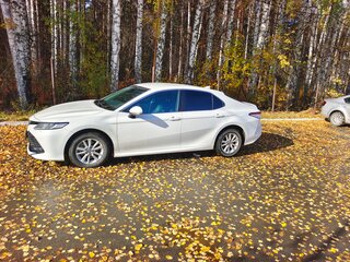 2020 Toyota Camry VIII (XV70), белый, 2500000 рублей, вид 2