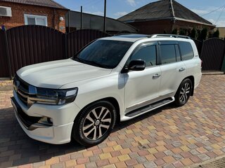 2019 Toyota Land Cruiser 200 Series Рестайлинг 2, белый, 8300000 рублей, вид 1