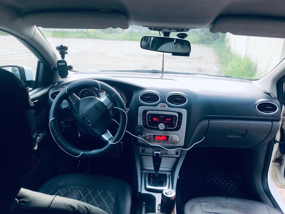 2010 Ford Focus II Рестайлинг, белый, 450000 рублей - вид 15