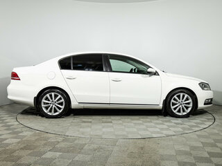 2011 Volkswagen Passat B7, белый, 790000 рублей, вид 4