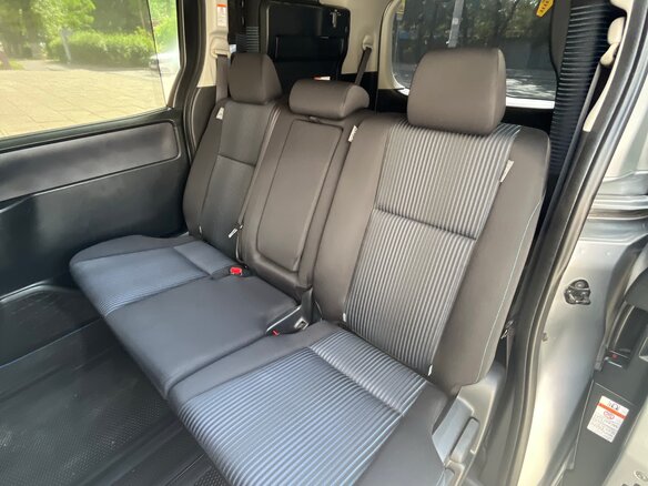 2014 Toyota Noah III (R80), серый, 1850000 рублей - вид 4
