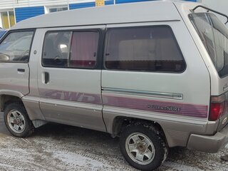 1990 Toyota MasterAce Surf, бежевый, 370000 рублей, вид 3