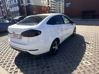 2015 Ford Fiesta Mk6 Рестайлинг, белый, 920000 рублей, вид 5
