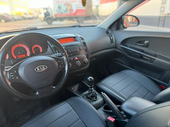 2009 Kia Ceed I, чёрный, 660000 рублей - вид 7