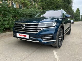 2018 Volkswagen Touareg III, синий, 4390000 рублей, вид 1