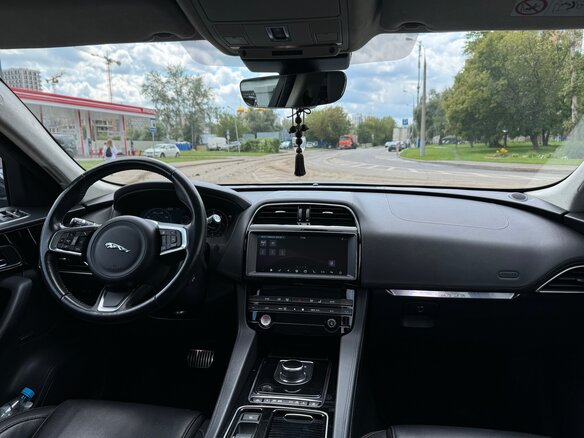 2018 Jaguar F-Pace I, чёрный, 3399000 рублей - вид 15