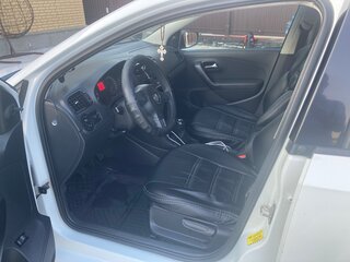 2014 Volkswagen Polo V, белый, 690000 рублей, вид 5