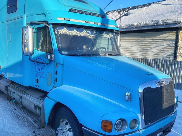 2009 Freightliner Century Class, голубой, 3500000 рублей - вид 6