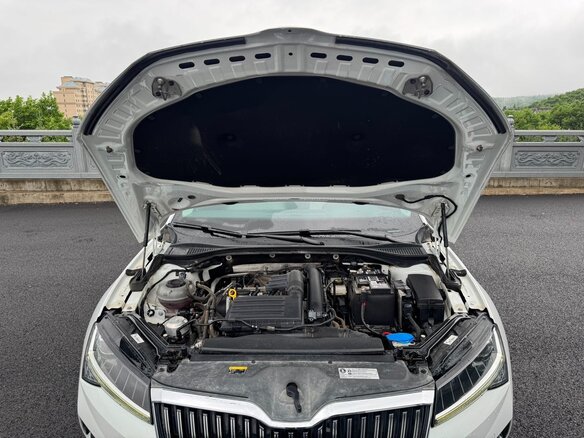 2023 Skoda Superb III Рестайлинг, белый, 2350000 рублей - вид 13