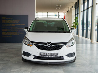 2017 Opel Zafira CNG C Рестайлинг, белый, 2050000 рублей, вид 2